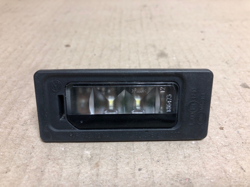 Подсветка номера VOLKSWAGEN JETTA USA 10-17 3AF 943 021 A Б/У