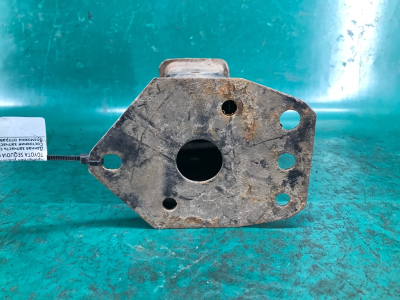 Кронштейн усилителя переднего бампера TOYOTA SEQUOIA 01-07