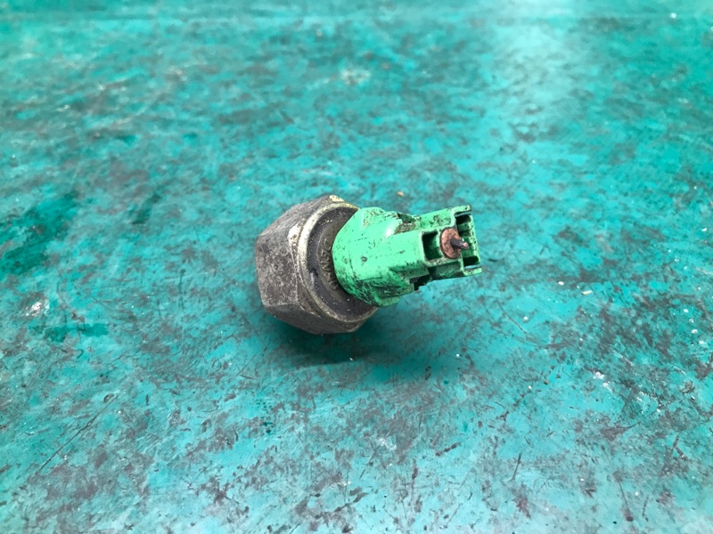 Датчик детонации LEXUS ES300 ES330 01-06 Датчик детонации LEXUS ES300 ES330 01-06