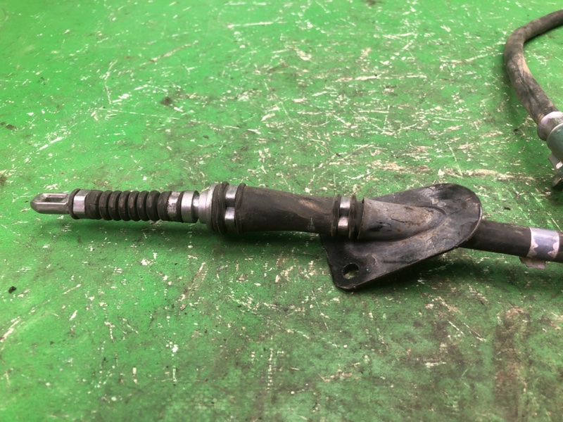 Трос стояночного тормоза правый KIA OPTIMA TF 11-16 TF 2.4 G4KJ Трос стояночного тормоза правый KIA OPTIMA TF 11-16 TF 2.4 G4KJ