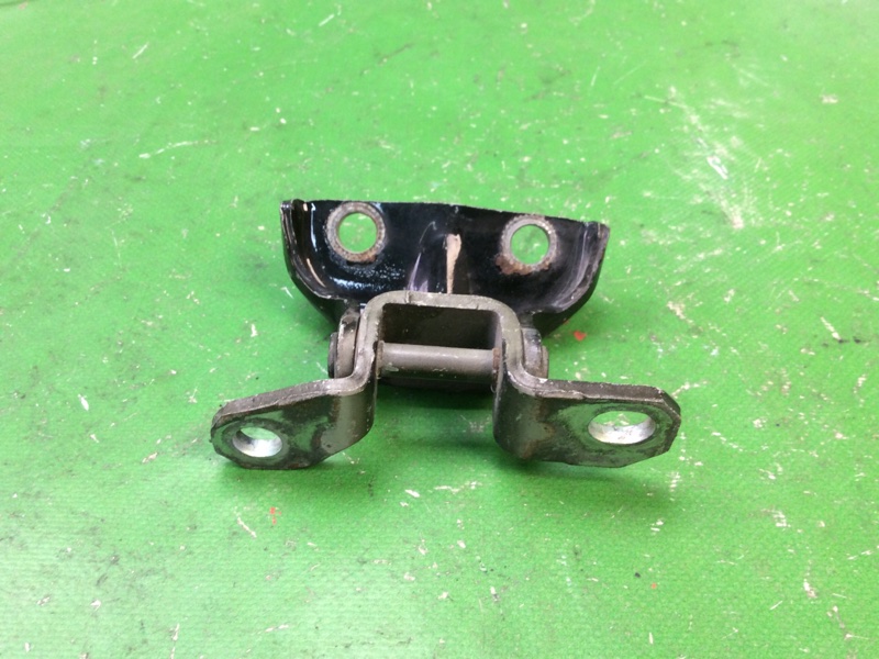 Петля двери верхняя задняя правая KIA FORTE/CERATO TD 08-13 2009 TD 2.0 G4KD 79420-2D000 Б/У