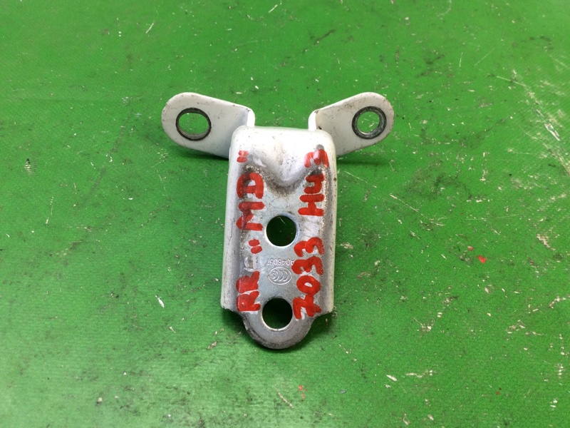 Петля двери нижняя задняя правая HYUNDAI ELANTRA MD 10-15 2013 MD 1.8 G4NB 79320-2H000 Б/У