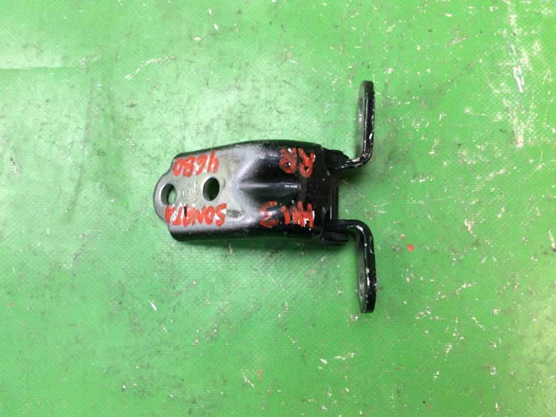 Петля двери нижняя задняя правая HYUNDAI SONATA YF 10-14 YF 2.4 G4KK Петля двери нижняя задняя правая HYUNDAI SONATA YF 10-14 YF 2.4 G4KK