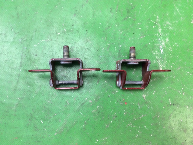 Петля крышки багажника JUKE 10-19 2010 F15 1.6 MR16DDT Петля крышки багажника JUKE 10-19 2010 F15 1.6 MR16DDT