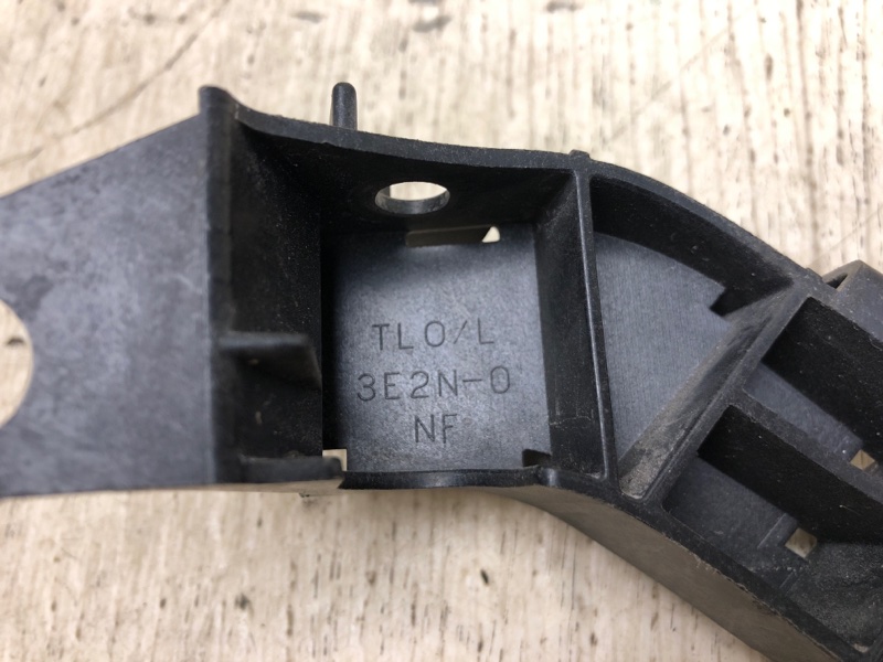 Кронштейн заднего бампера левый ACCORD CU8 / TSX 08-14 2012 CU2 2.4 K24Z3