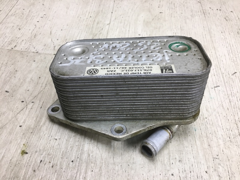 Теплообменник двигателя VOLKSWAGEN JETTA USA 10-17 162 CBTA 2.5L