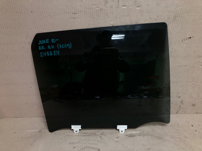 Стекло двери заднее правое NISSAN JUKE 10-19 2012 Хетчбек 1.6 MR16DDT 82300-1KA1A Б/У