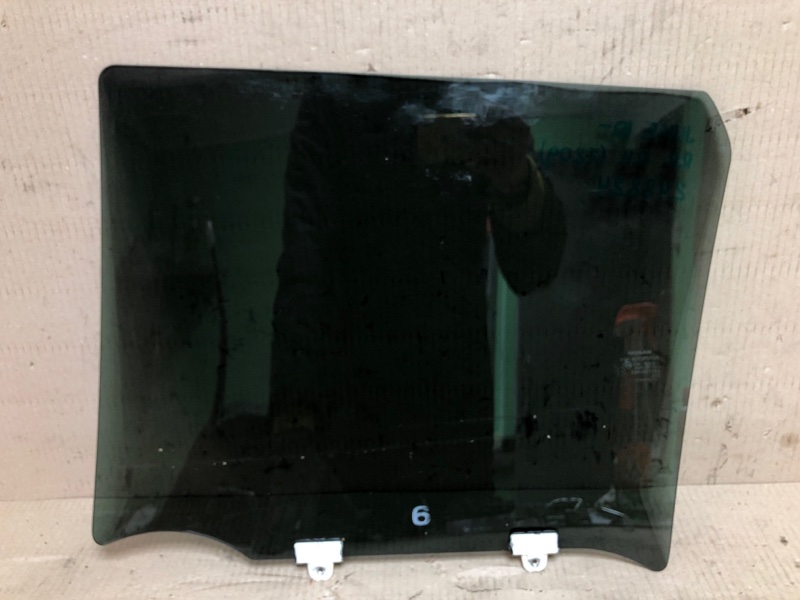 Стекло двери заднее правое JUKE 10-19 2012 Хетчбек 1.6 MR16DDT
