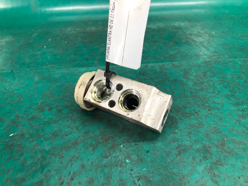 Клапан кондиционера HYUNDAI ELANTRA HD 06-11 Седан 2.0 G4GC