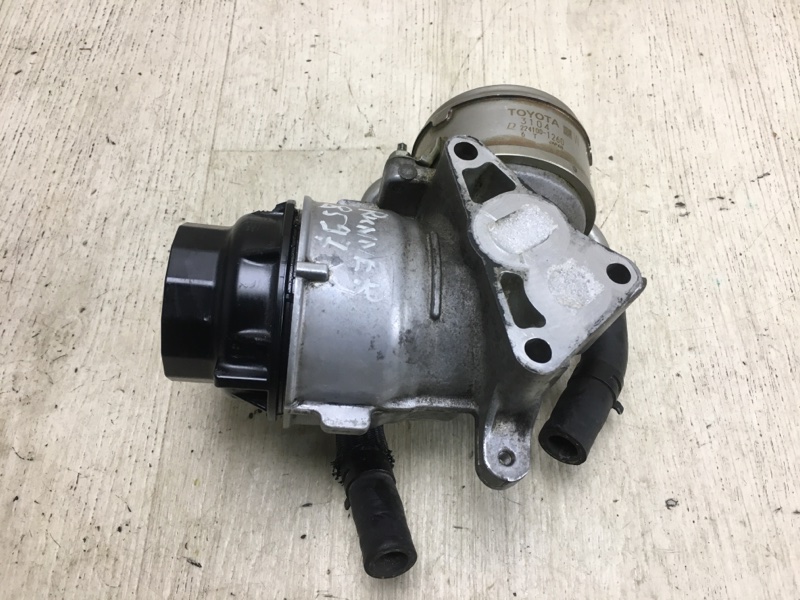 Кронштейн масляного фильтра TOYOTA 4RUNNER 10-16 2016 GRN285 4.0 1GRFE 15671-31040 Б/У