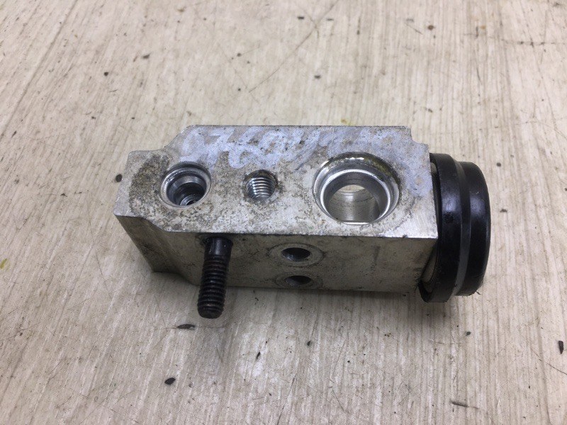 Клапан кондиционера KIA FORTE/CERATO TD 08-13 2009 TD 2.0 G4KD 97604-1J000 Б/У