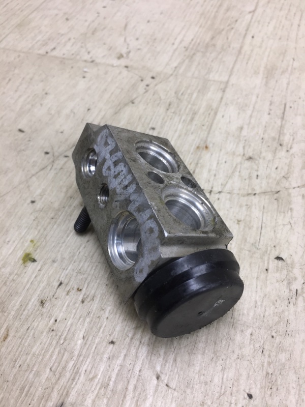 Клапан кондиционера KIA FORTE/CERATO TD 08-13 TD 2.0 G4KD