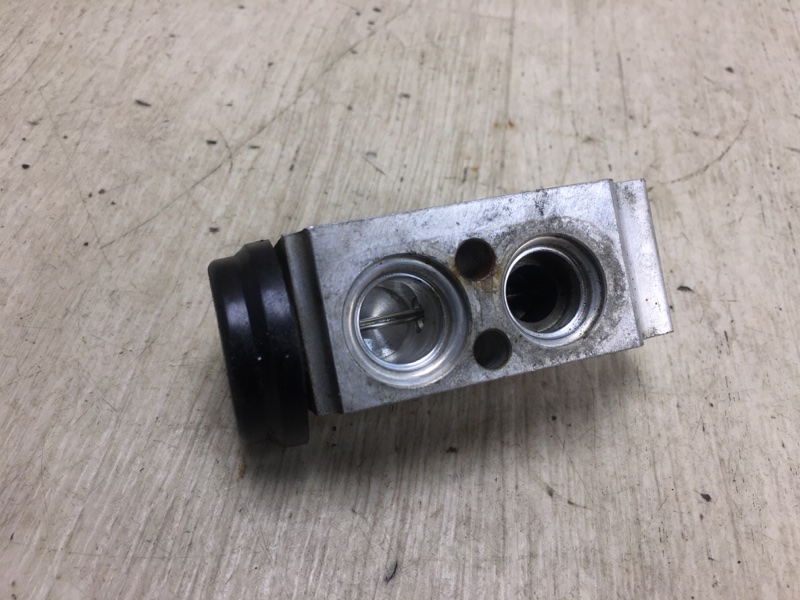 Запчасть клапан кондиционера KIA FORTE/CERATO TD 08-13 2009 TD 2.0 G4KD 97604-1J000 Б/У Клапан кондиционера KIA FORTE/CERATO TD 08-13 2009 TD 2.0 G4KD 97604-1J000 Б/У