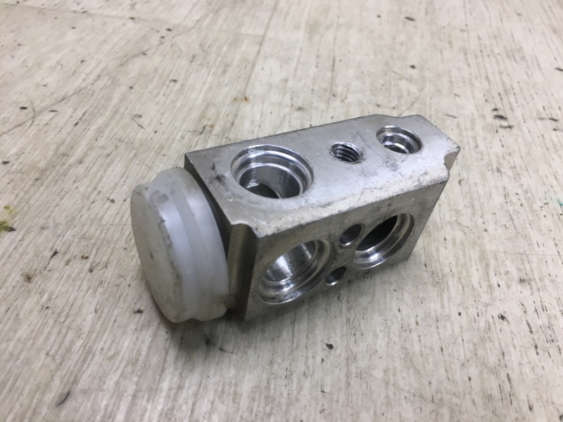 Клапан кондиционера HYUNDAI ELANTRA AD 16- 2016 AD 2.0 G4NH 97626-A7000 Б/У