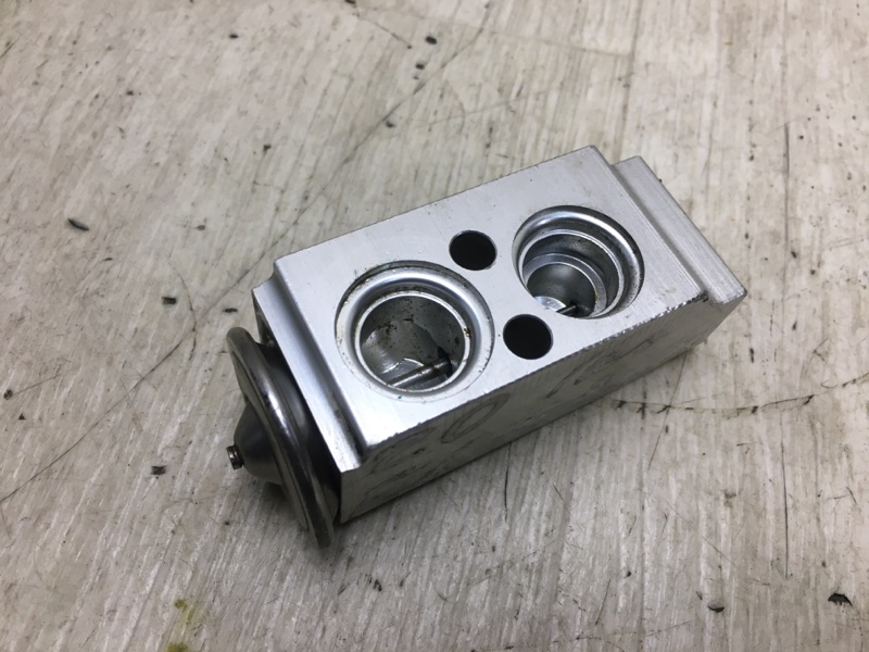 Клапан кондиционера KIA FORTE/CERATO TD 08-13 2009 TD 2.0 G4KD 97604-1G001 Б/У