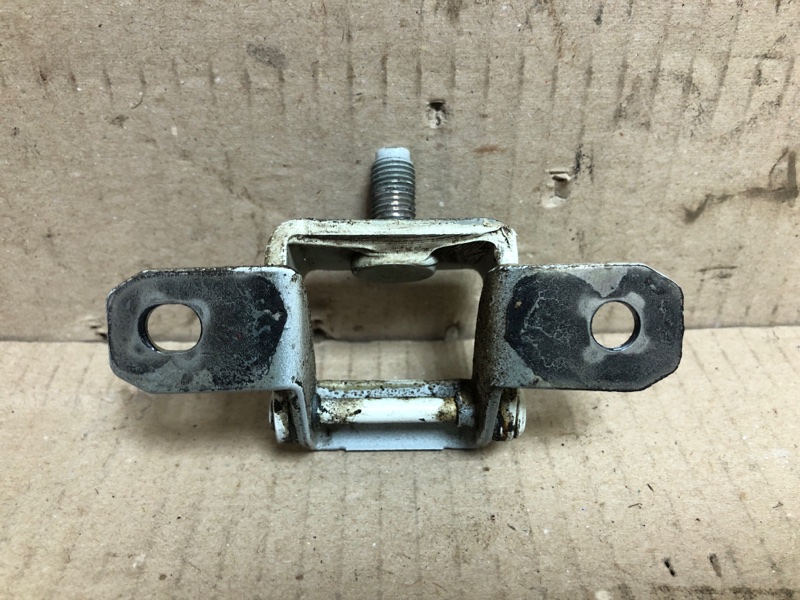 Петля крышки багажника правая JUKE 10-19 2012 Хетчбек 1.6 MR16DDT