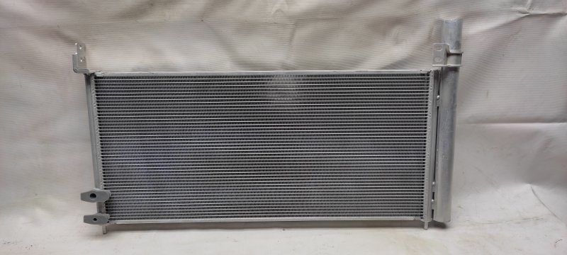 Запчасть радиатор кондиционера LEXUS CT200 17- 88460-47150 новая Радиатор кондиционера LEXUS CT200 17- 88460-47150 новая