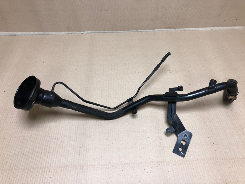 Горловина топливного бака JUKE 10-19 2012 Хетчбек 1.6 MR16DDT