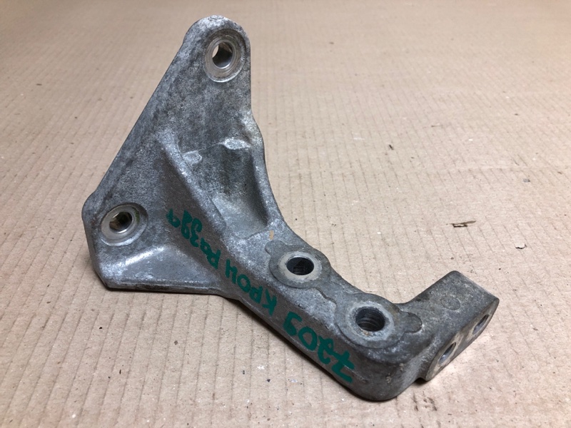 Подушка раздаточной коробки передняя NISSAN JUKE 10-19 2012 Хетчбек 1.6 MR16DDT 30441-1KD0A Б/У