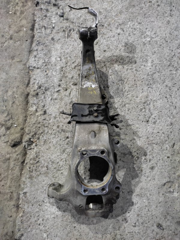 Кулак поворотный передний правый G25/G35/G37/Q40 06-14 2009 COUPE 3.7 VQ37VHR