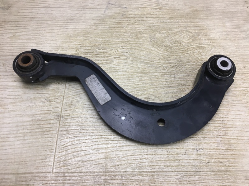 Рычаг задней подвески поперечный верхний VOLKSWAGEN PASSAT B7 11-15 2013 A32 CBTA 2.5L 5Q0 505 323 C Б/У