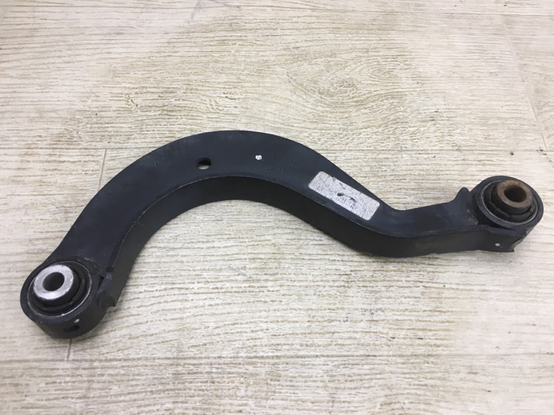 Рычаг задней подвески поперечный верхний PASSAT B7 11-15 2013 A32 CBTA 2.5L