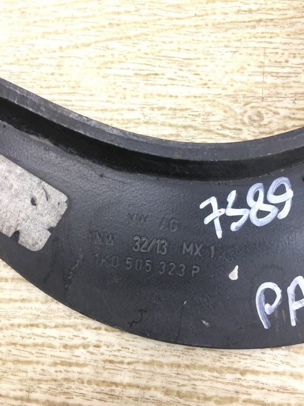 Рычаг задней подвески поперечный верхний VOLKSWAGEN PASSAT B7 11-15 A32 1.8 CPRA