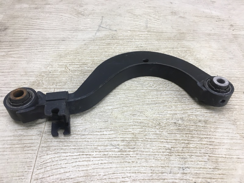 Рычаг задней подвески поперечный верхний PASSAT B7 11-15 2014 A32 1.8 CPRA