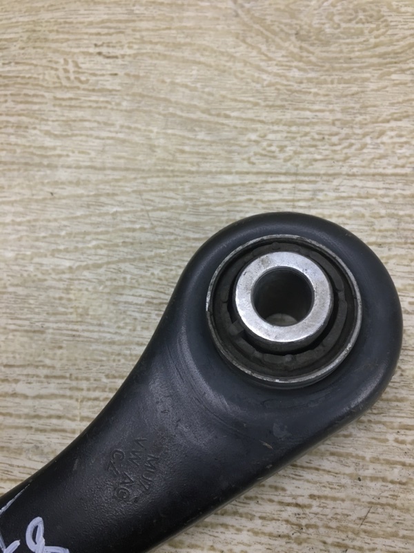 Рычаг задней подвески поперечный нижний PASSAT B7 11-15 2013 A32 CBTA 2.5L