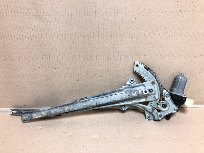 Стеклоподъемник задний правый X-TRAIL/ROGUE T32 13-20 2016 T32 2.5 QR25DE