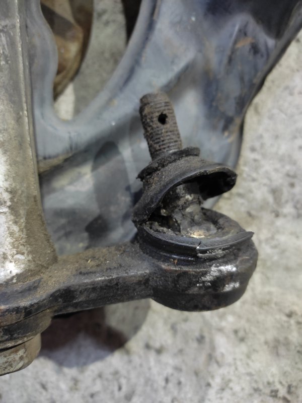 Кулак поворотный передний левый LEXUS IS250/350 05-13 Кулак поворотный передний левый LEXUS IS250/350 05-13