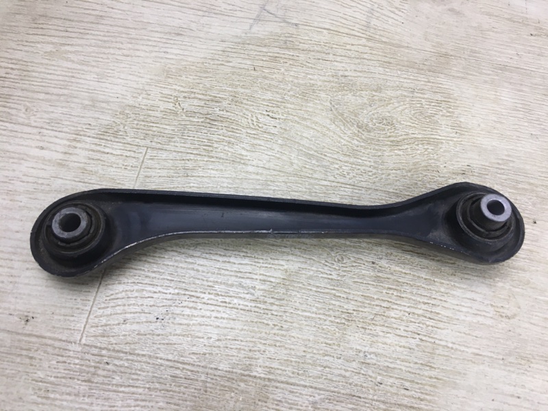 Рычаг задней подвески поперечный нижний правый VOLKSWAGEN PASSAT B7 11-15 A32 1.8 CPRA