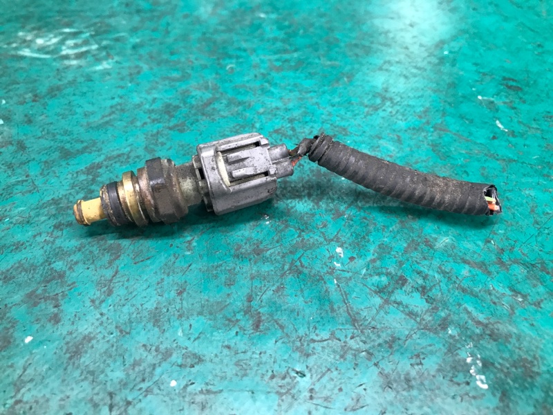 Датчик температуры охлаждающей жидкости MAZDA TRIBUTE 00-07 2001 Внедорожник 3.0 AJ03-18-840 Б/У