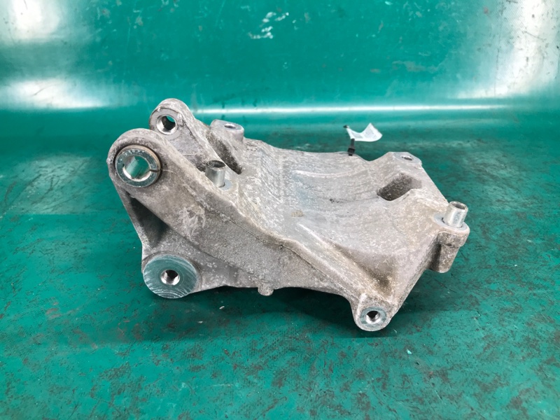 Кронштейн компрессора кондиционера MDX (YD3) 13-21 2016 Внедорожник 3.5 J35Y5