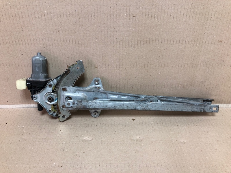 Стеклоподъемник задний левый X-TRAIL/ROGUE T32 13-20 2016 T32 2.5 QR25DE