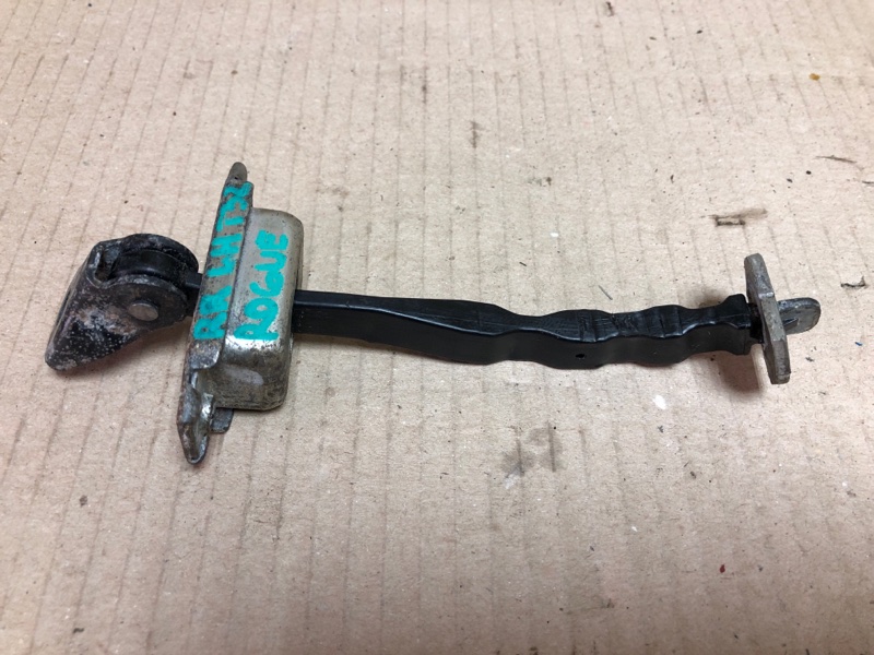 Запчасть ограничитель двери задний левый NISSAN X-TRAIL/ROGUE T32 13-20 2016 T32 2.5 QR25DE 82430-4CL0A Б/У Ограничитель двери задний левый NISSAN X-TRAIL/ROGUE T32 13-20 2016 T32 2.5 QR25DE 82430-4CL0A Б/У