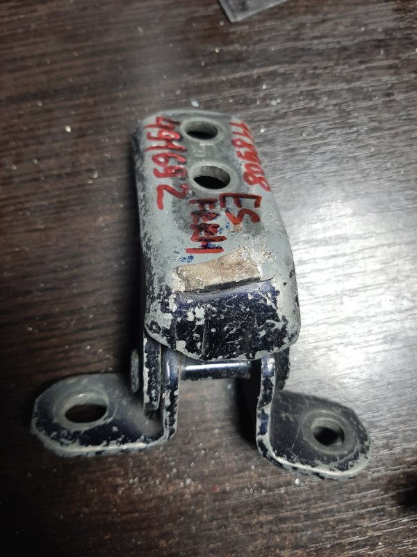 Петля двери верхняя передняя правая LEXUS ES350 06-12 68710-02031 Б/У