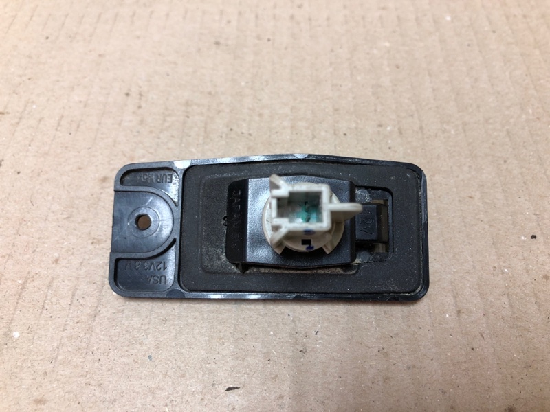 Подсветка номера X-TRAIL/ROGUE T32 13-20 2016 T32 2.5 QR25DE