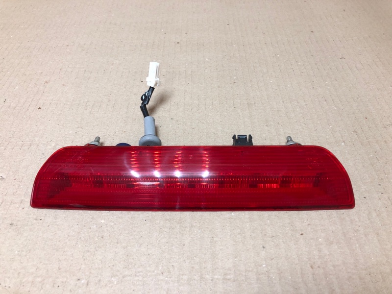 Стоп-сигнал NISSAN X-TRAIL/ROGUE T32 13-20 2016 T32 2.5 QR25DE 26590-4BA0A Б/У