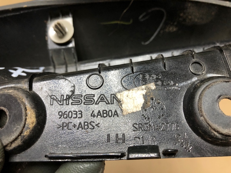 Спойлер крышки багажника задний левый X-TRAIL/ROGUE T32 13-20 2016 T32 2.5 QR25DE