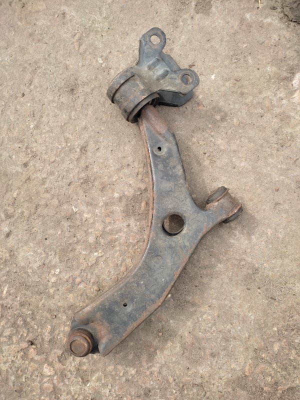 Рычаг передней подвески нижний передний левый 3 BK 03-08