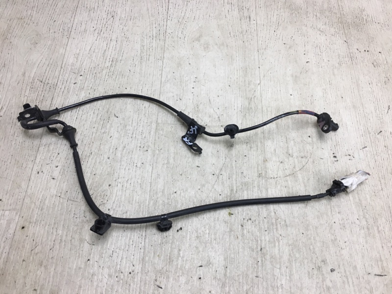 Запчасть датчик abs передний правый HYUNDAI SONATA LF 2014- 2015 LF 2.4 G4KJ 59830-C1000 Б/У Датчик ABS передний правый HYUNDAI SONATA LF 2014- 2015 LF 2.4 G4KJ 59830-C1000 Б/У