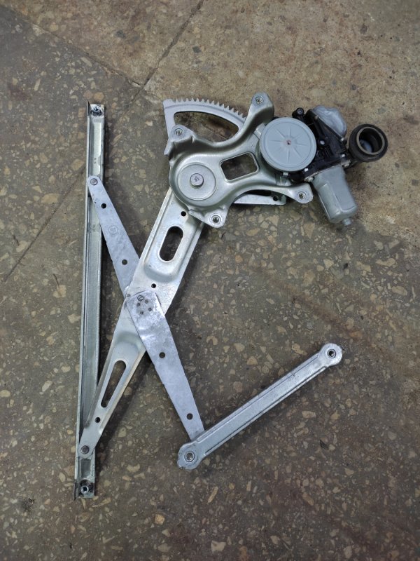 Стеклоподъемник задний правый PRIUS - 30 09-17 Стеклоподъемник задний правый PRIUS - 30 09-17