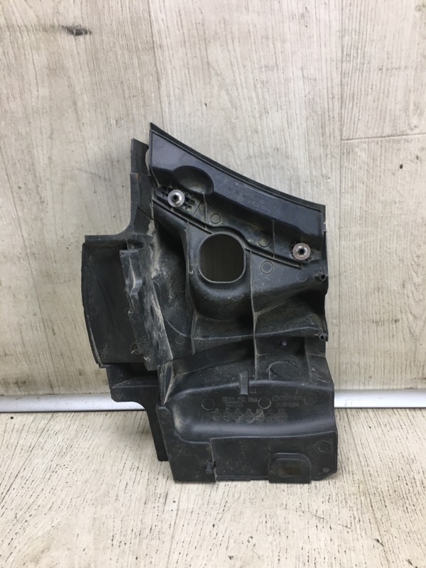 Пластик под лобовое стекло / Жабо левый CX-9 06-16