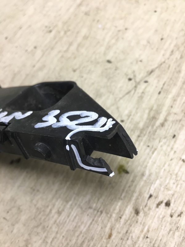 Кронштейн переднего бампера (на крыле) левый PATHFINDER R52 12-21 2014 R52 3.5 VQ35DE