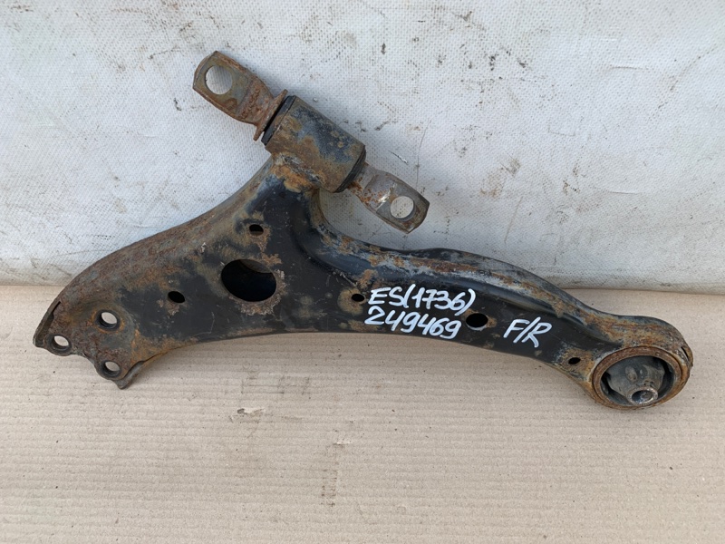 Рычаг передней подвески нижний правый ES350 06-12 2008 XV40 3.5 2GR-FE