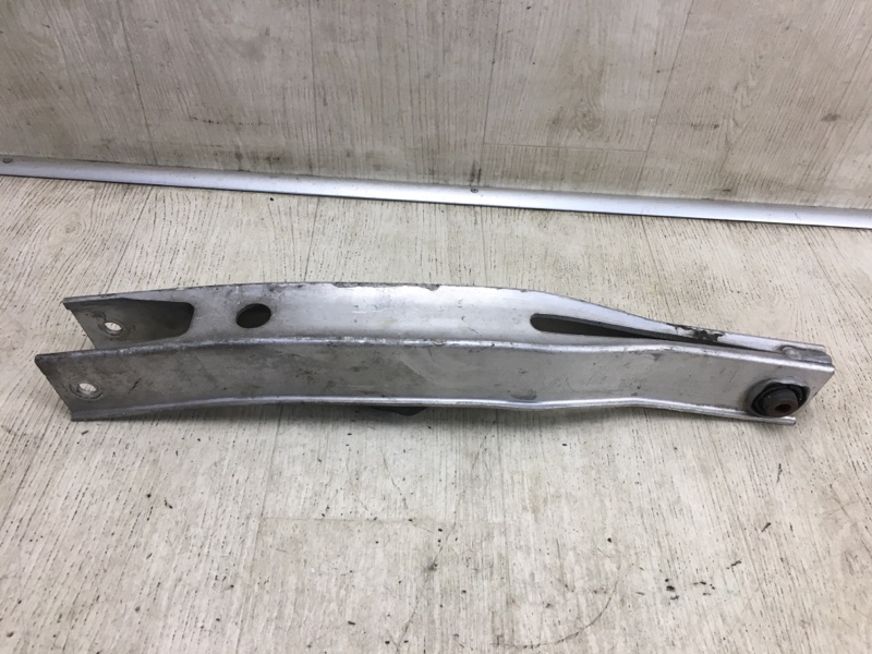 Рычаг задней подвески поперечный нижний SUZUKI KIZASHI 09-14 46350-57L00 Б/У