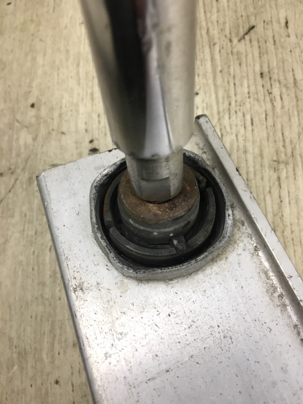 Рычаг задней подвески поперечный нижний KIZASHI 09-14