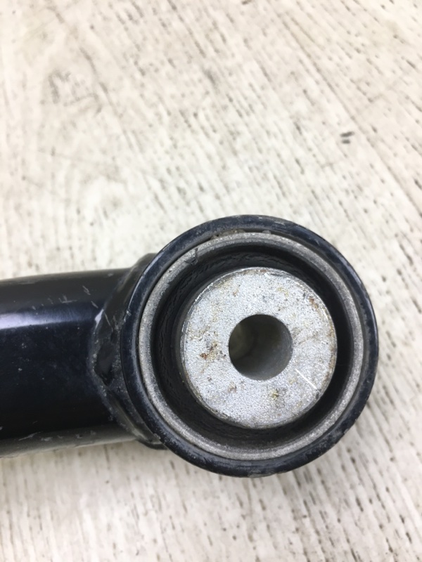 Рычаг задней подвески продольный правый RENEGADE (BU) 14- 2018 BU 2.4 ED6 Рычаг задней подвески продольный правый RENEGADE (BU) 14- 2018 BU 2.4 ED6