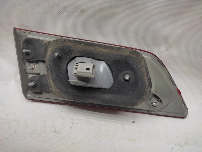 Фонарь внутренний задний правый CAMRY 50 12-15 Фонарь внутренний задний правый CAMRY 50 12-15